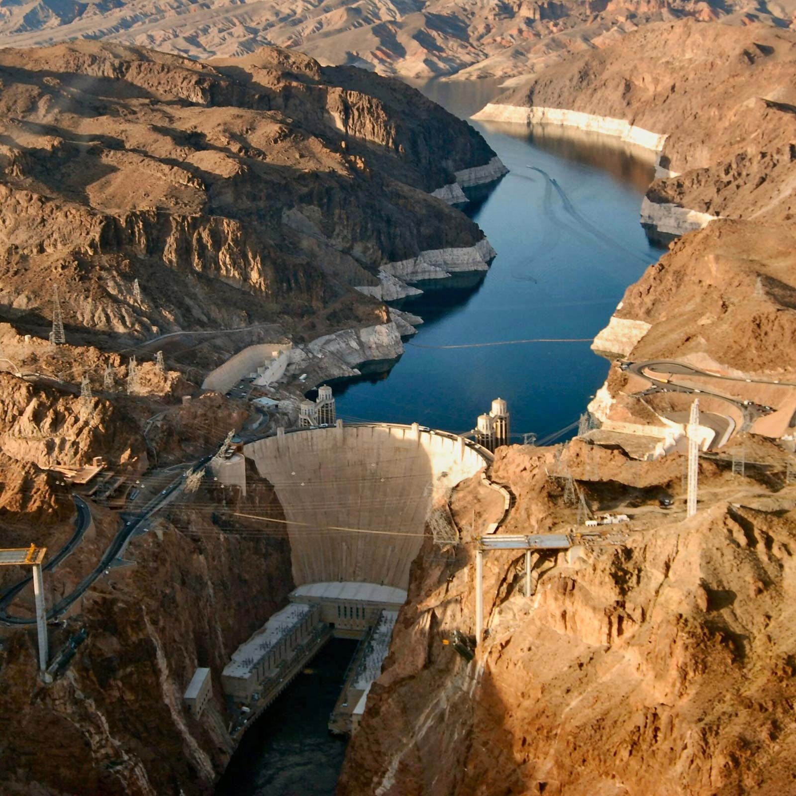 Hoover-Dam-border-Colorado-River-Arizona-Nevada.jpg